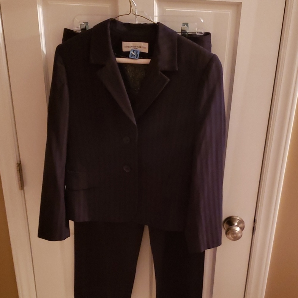 JONES NEW YORK SUIT